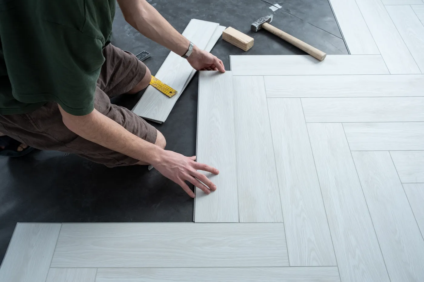 Reparación y arreglo de pisos laminados en Bogotá